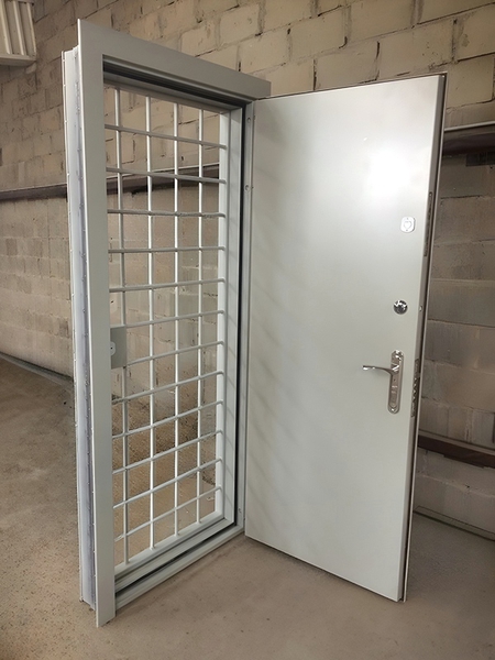 Дверь-решетка Дверь-решетка