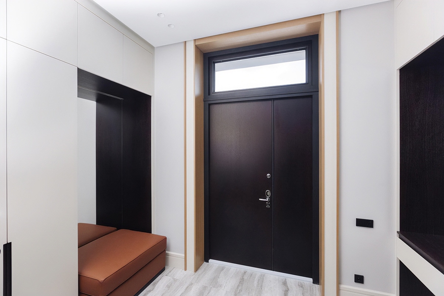 Дверь с верхней вставкой Дверь с верхней вставкой