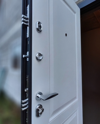 Дверная фурнитура