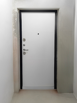 Гладкая белая панель