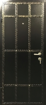 Однопольная дверь с чеканным декором Однопольная дверь с чеканным декором