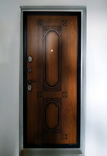 Панель коричневого цвета Панель коричневого цвета