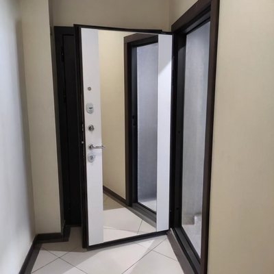 Зеркальная панель «в пол»